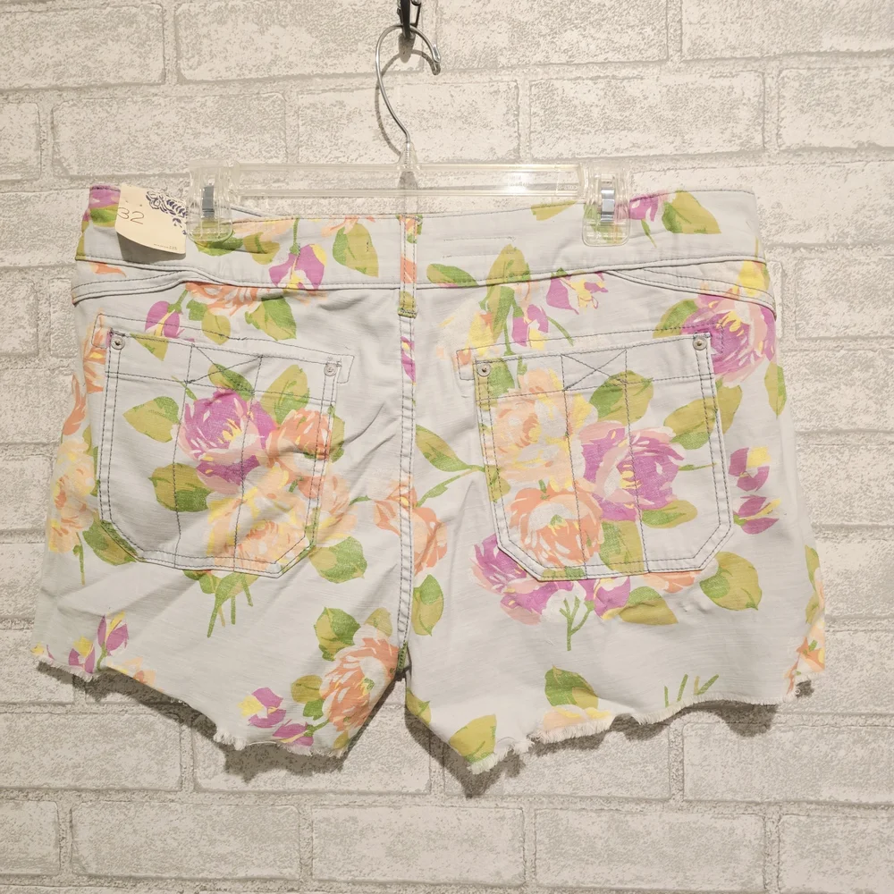 Anthropologie Floral High-Rise‎ Shorts - Picture 6 of 9